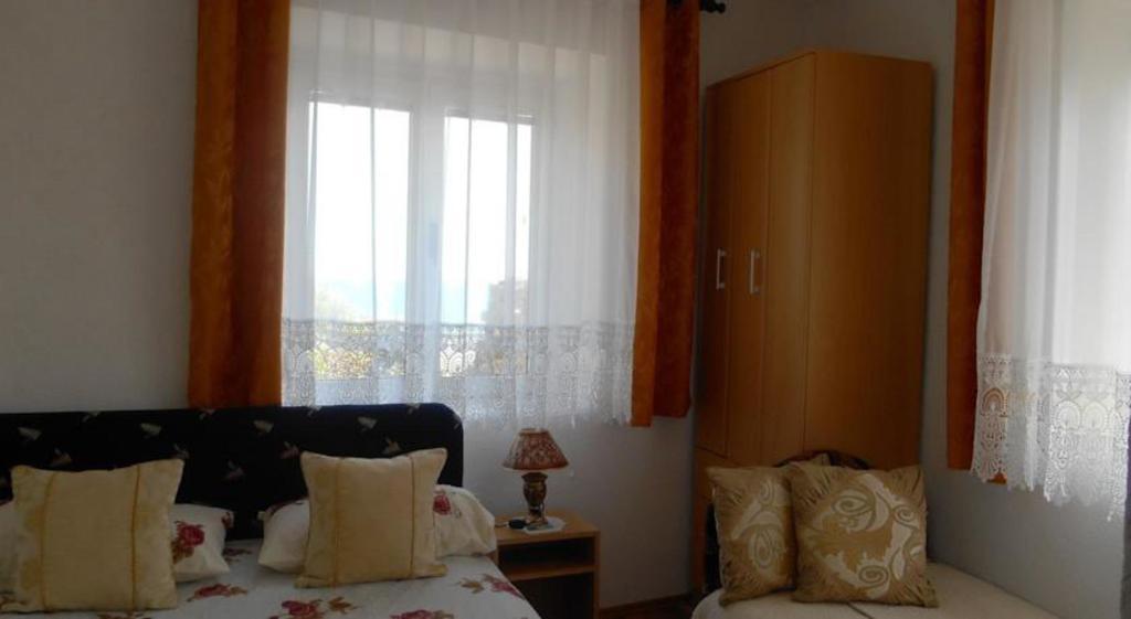 Apartments Zuto Ulcinj Exterior photo